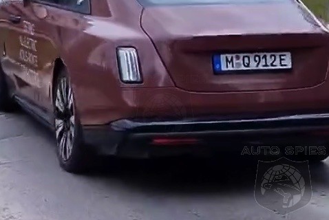SPY VIDEO! Rolls-Royce SPECTRE SPIED On The Streets!