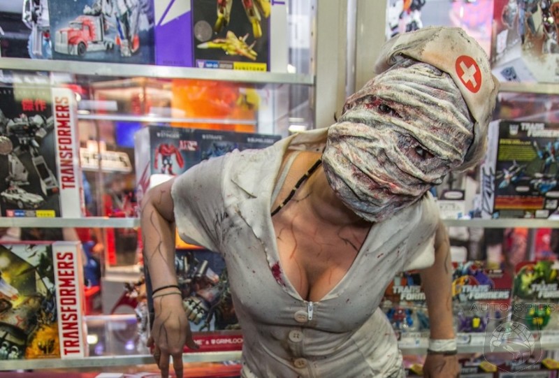 EXCLUSIVE- Spies Catch The Last Bit Of FREAKINESS, HORROR and The BIZZARE At Comic-Con! Some NSFW
