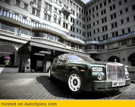 14 Rolls Royce Phantoms Delivered to a Hong Kong Hotel